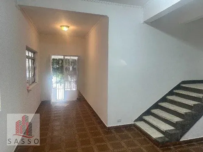 Vendo casa com 3 quartos na Quarta Parada.