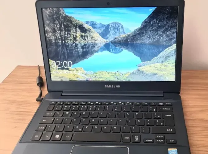 Notebook Samsung I5 4GB de Ram