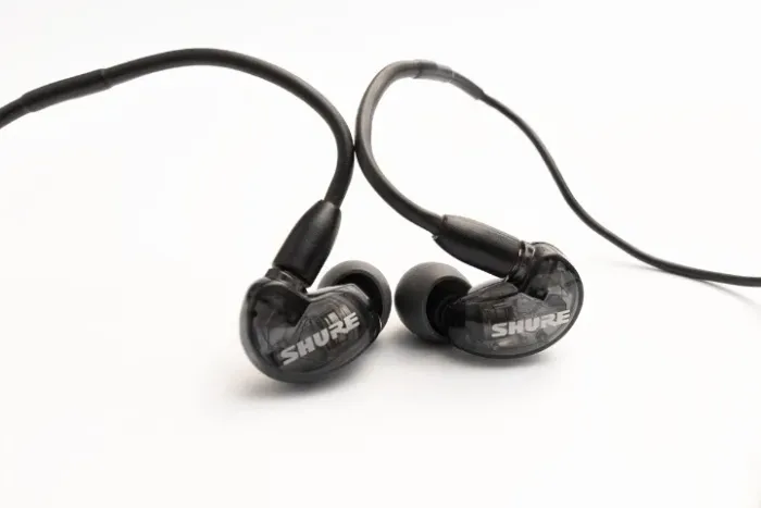 Fone de ouvido In Ear Shure SE215 excelente estado!