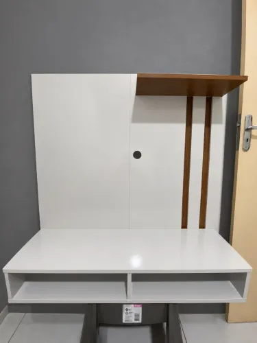 Painel para tv em estado de novo