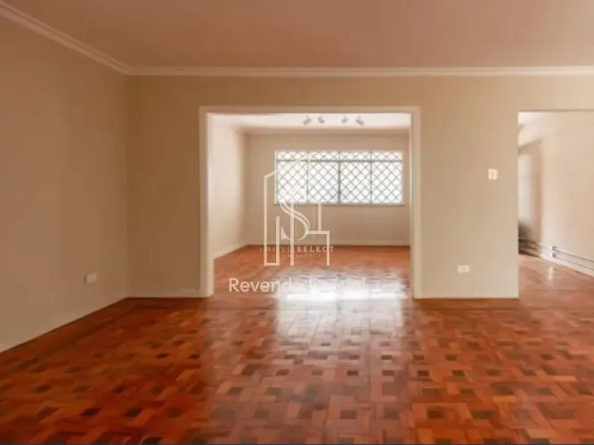 PERDIZES - CASA ASSOBRADADA DE 459m² COM 5 QUARTOS, 1 SUITE, 4 BANHEIROS E 5 VAGAS Á VENDA