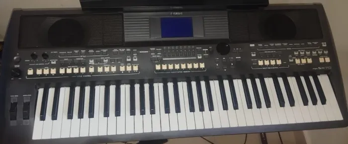 Teclado yamaha psr 670