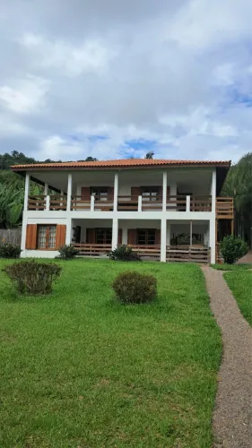 Casa exclusiva de frente para a lagoa e para a Ponte Anita Garibaldi