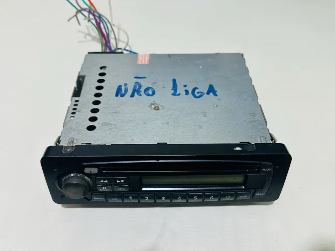 Antigo Rádio cd Fiat Para revisão / não Liga ou compor painel