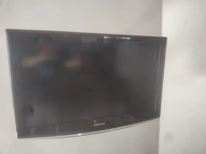 Televisão Samsung LCD 42"