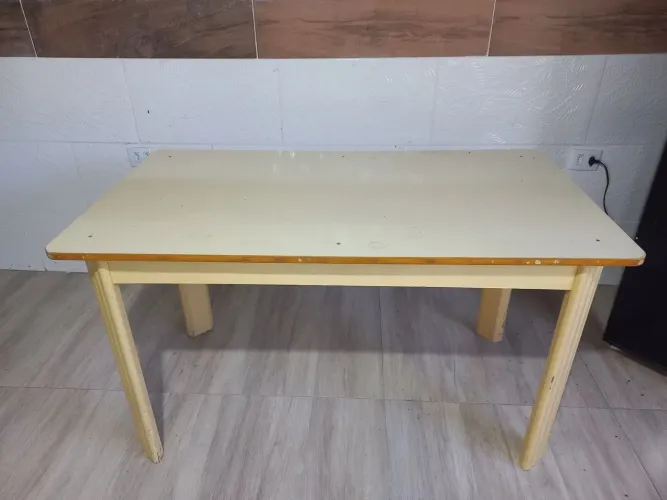 Mesa com 6 cadeiras