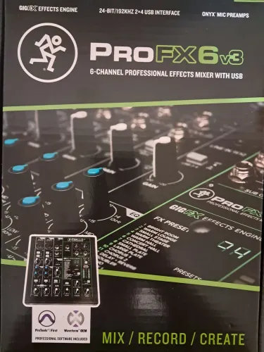 Mesa de som Makie PRO FX v3