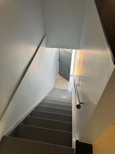 Aluga se sala comercial 50m2 próximo ao Gênesis