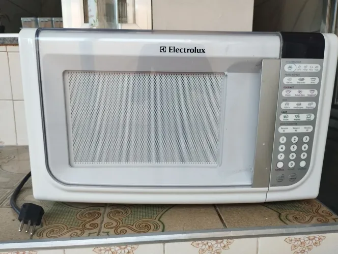Microondas Eletrolux 31 litros