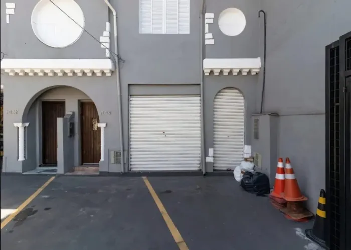 Prédio comercial na Rua Voluntários da Pátria, 1059 250 m²