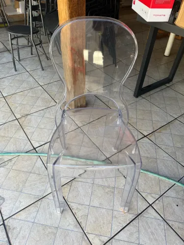 Cadeira acrílico