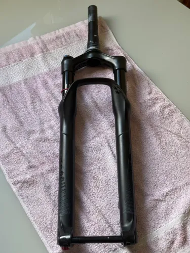 Suspensão Rockshox Reba 100mm Boost