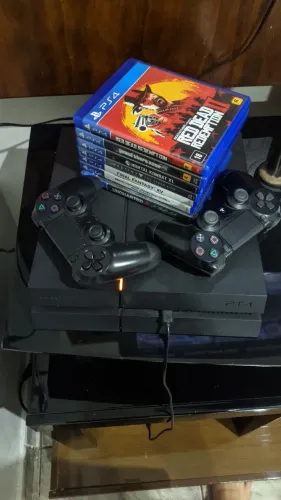 PS4 fat 500gb + 7 jogos + 1 controle paralelo funcionando e original defeito, só arrumar)
