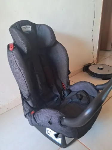 Vende-se cadeirinha pra criança 