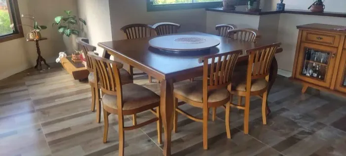 Mesa de Jantar de Madeira Nobre (8 Lugares) com Centro Giratório