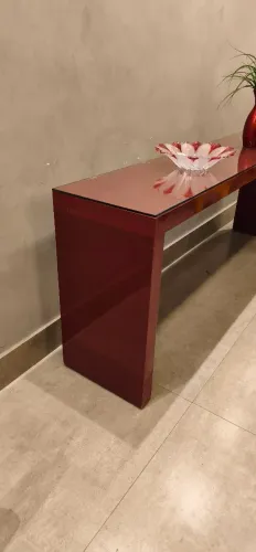 Aparador MDF com estrutura em metal