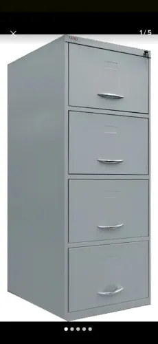 Gaveteiro + bancadas + cadeira giratória 