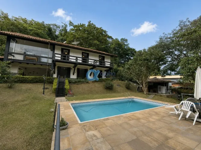 Linda Casa em Condomínio Fechado - Bonsucesso, Itaipava - Petrópolis/RJ