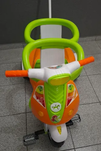Triciclo infantil de passeio Moto Duo da Calesita