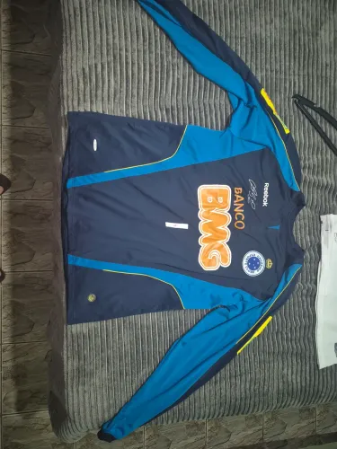 Camisa do Cruzeiro utilizada em jogo do campeonato mineiro pelo craque Fábio em 2011
