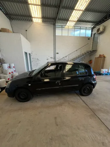 Renault Clio Hi-flex 1.0 16V 5P 2011