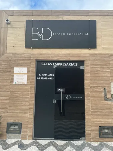 Salas comerciais no centro de Macaiba