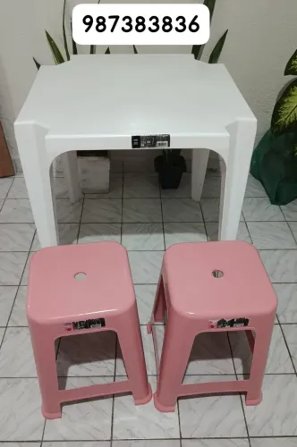 Mesa Mor com cadeiras 