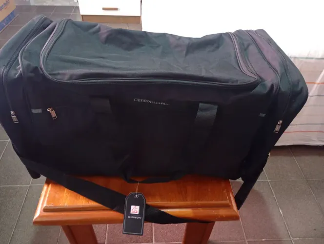 Bolsa grande marca chenson 70 reais nova