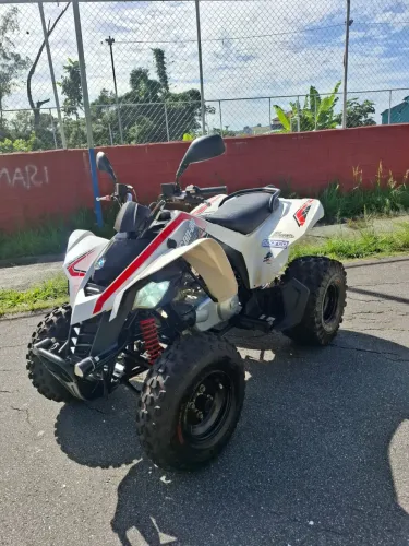 Quadriciclo Can-am DS 250 TOP