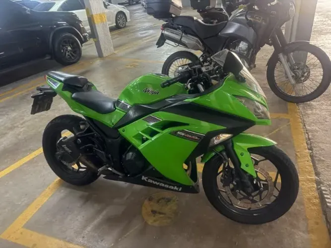 Kawasaki Ninja 300 Bx Quilometragem em ótimo estado de conservação