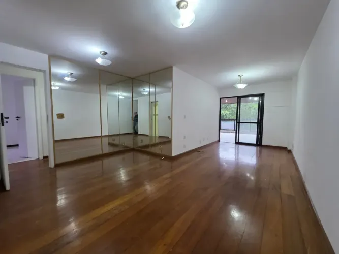 Imóvel para aluguel com 127 metros quadrados com 3 quartos