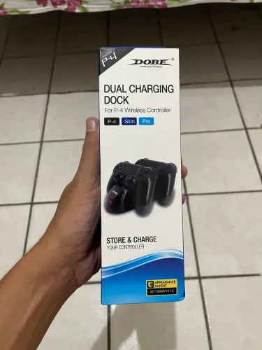 Carregador de controles PS4