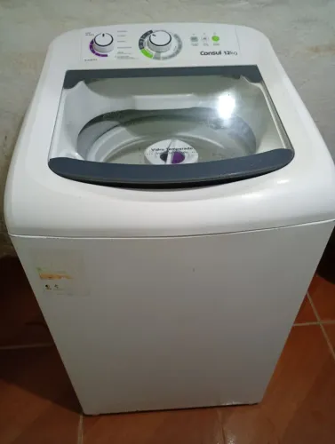 Máquina de lavar roupa funcionando perfeitamente