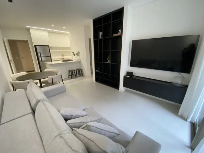 Apartamento para Venda em Florianópolis, JURERE, 1 dormitório, 1 suíte, 2 banheiros, 1 vag
