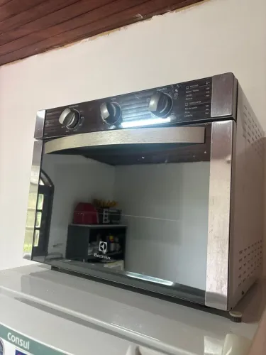 Forno elétrico espelhado Electrolux 