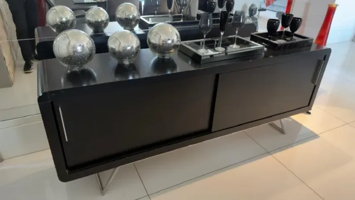 Aparador Preto em Laca desgin moderno
