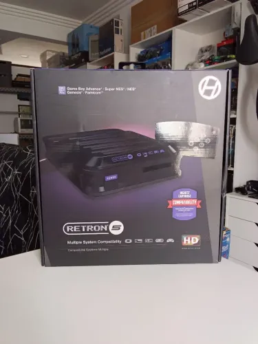 Vendo Console Retrô Hyperkin RetroN 5 Semi novo 