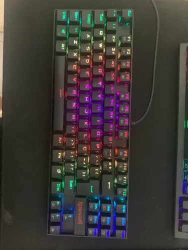 Teclado mecânico Kumara Redragon switch marrom