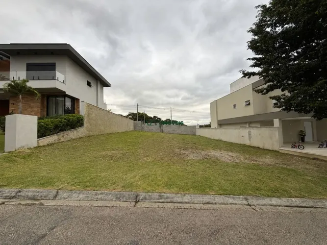 Terreno à venda no Condomínio Monte Carlo - Urbanova - SJC