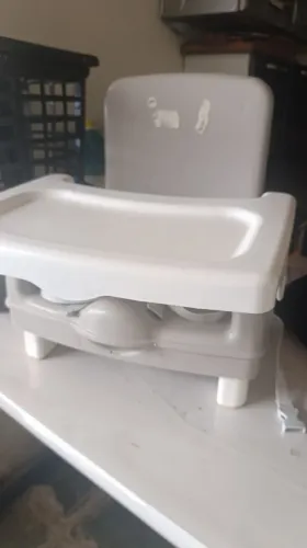 Cadeirinha portátil de alimentação