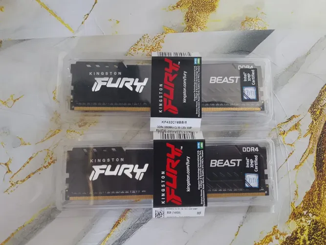 Dois pente de memória ram ddr4 da Kingston Fury Novas!!