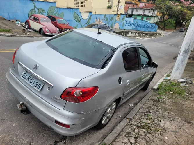 Peugeot 207 Sedan Passion XS 1.6 Flex 16V 4P AUT 2010