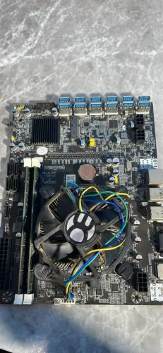 Placa-mãe B75 BTC (suporta múltiplas GPUs)