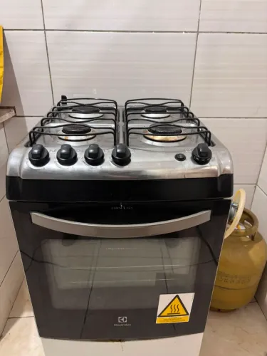 Fogão 4 bocas com forno