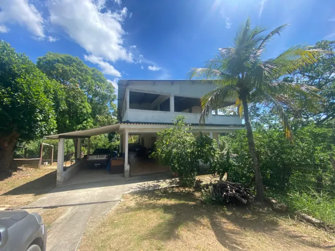 Sítio com uma excelente casa Mazomba