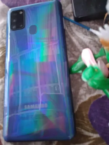 Celular A21s funcionando perfeitamente impecável esta trincado esta trincado original luxo