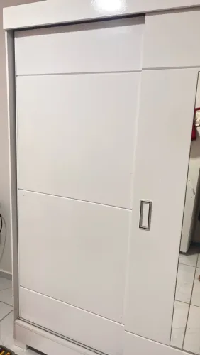 Guarda roupa seminovo ideal para seu quarto