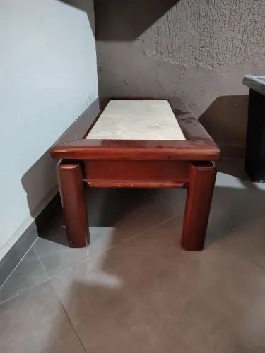 Mesa de centro de madeira maciça