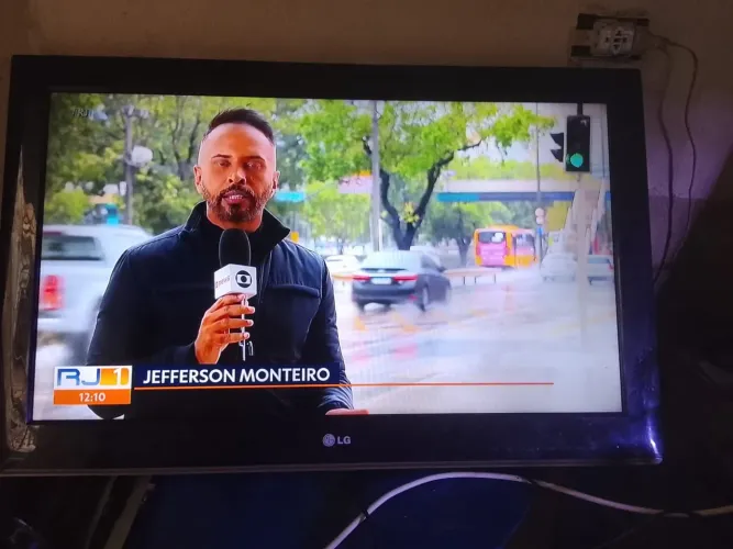 Procura tv sem ser smart . Com preço acessível