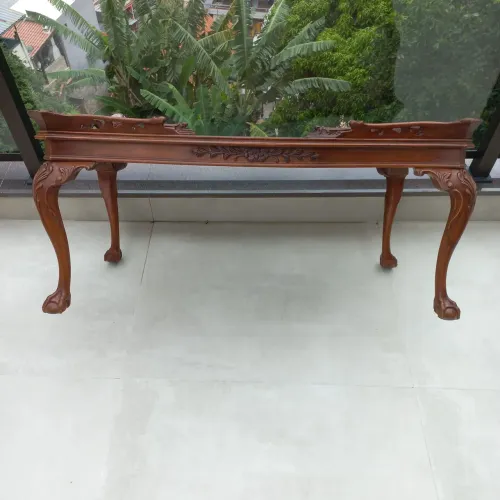 Mesinha de centro antiga renascença pata de leão 